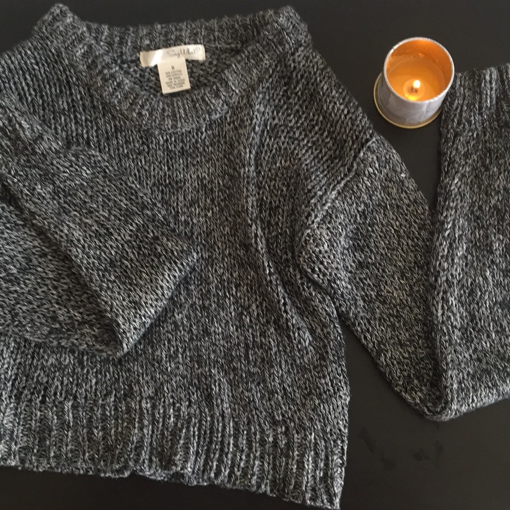 Loose knit cropped sweater
